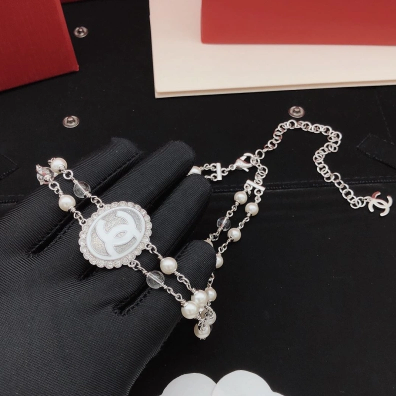 Trendsetting Chxnxl Necklaces 286631