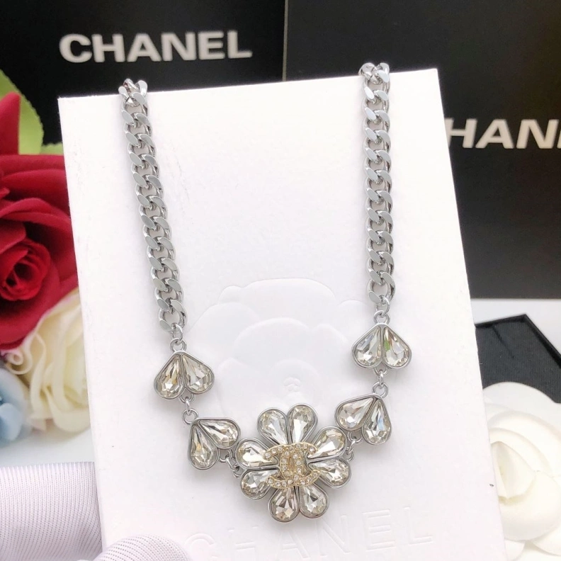 Breathable Chxnxl Necklaces 286634
