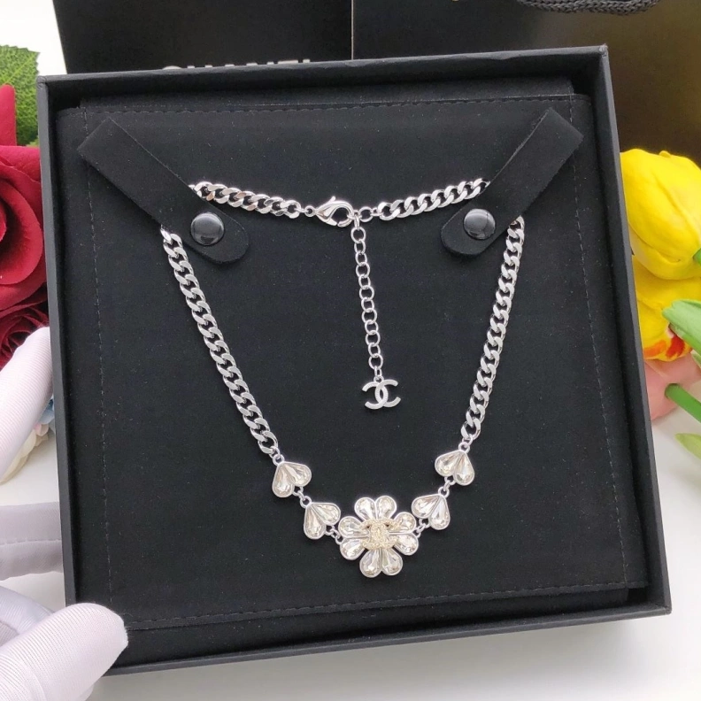 Breathable Chxnxl Necklaces 286634