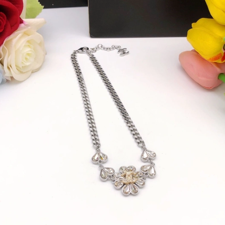 Breathable Chxnxl Necklaces 286634