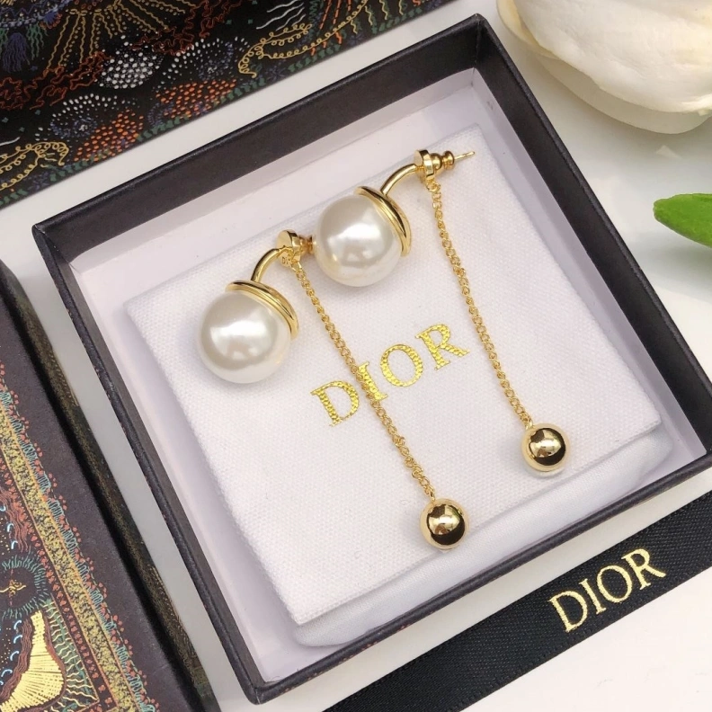 Christian Dxxr Earrings Soft 294476