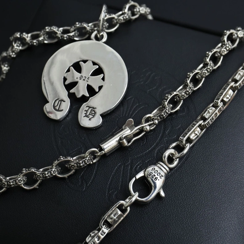 Comfortable Chrxmx Hxxrts Necklaces 297701