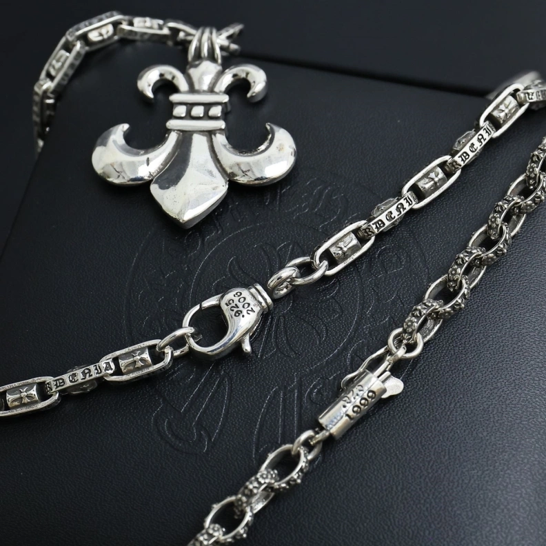 Durable Chrxmx Hxxrts Necklaces 297707