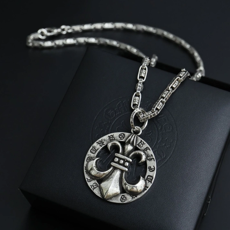 Flexible Chrxmx Hxxrts Necklaces 297694