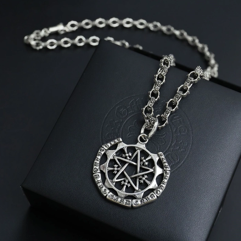 Flexible Chrxmx Hxxrts Necklaces 297694