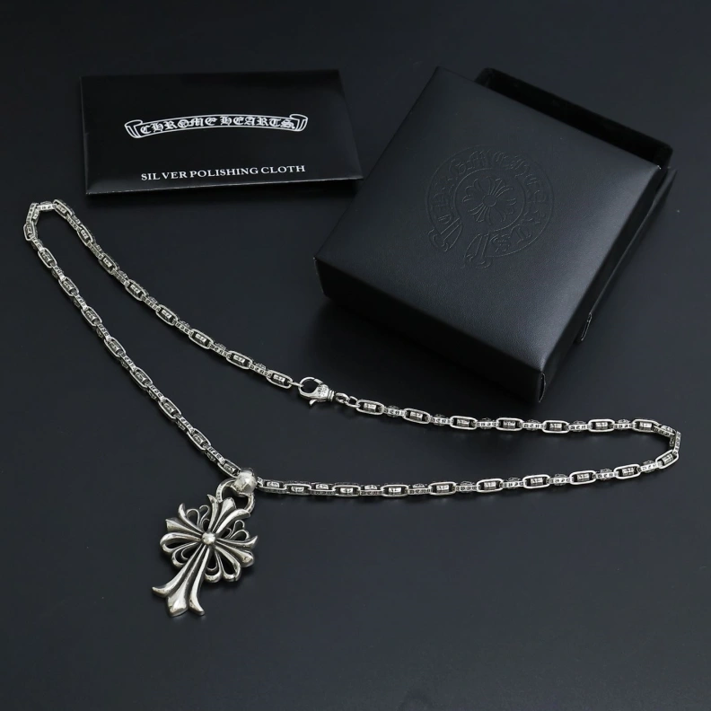ModernLook Chrxmx Hxxrts Necklaces 297713