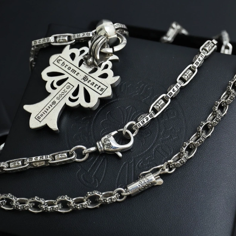 ModernLook Chrxmx Hxxrts Necklaces 297713