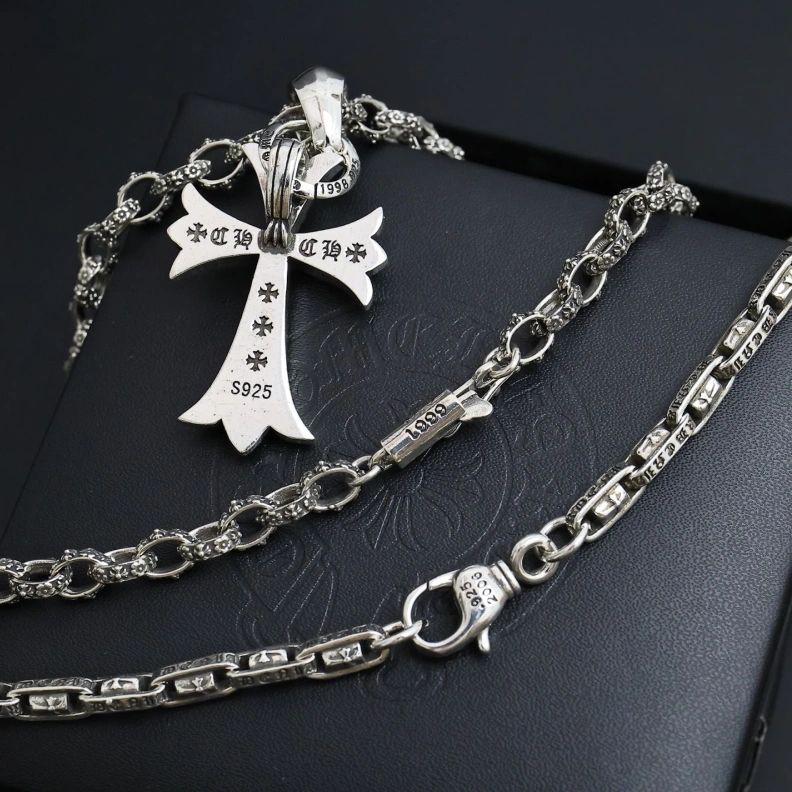 Sleek Chrxmx Hxxrts Necklaces 297702