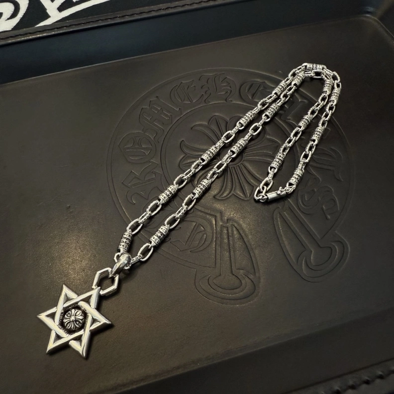 EyeCatching Chrxmx Hxxrts Necklaces 297693