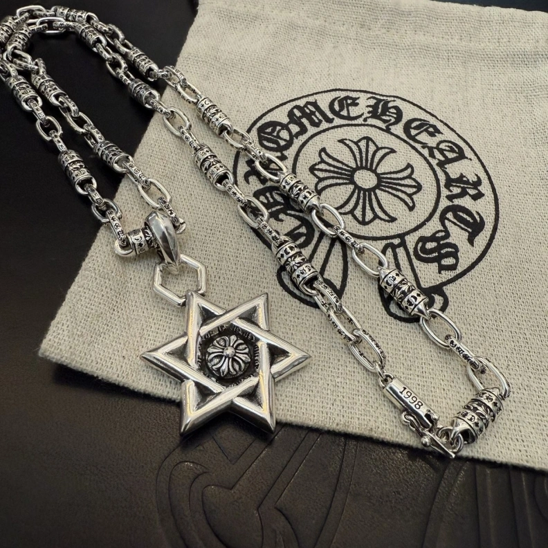 EyeCatching Chrxmx Hxxrts Necklaces 297693