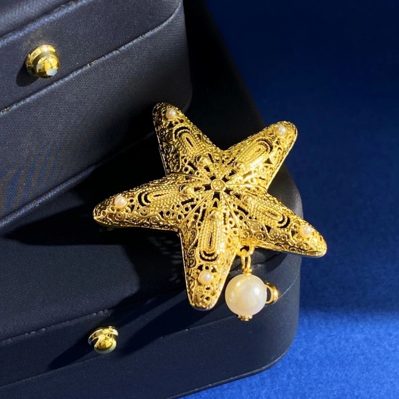 Christian Dxxr Brooches EasyMatch 294581