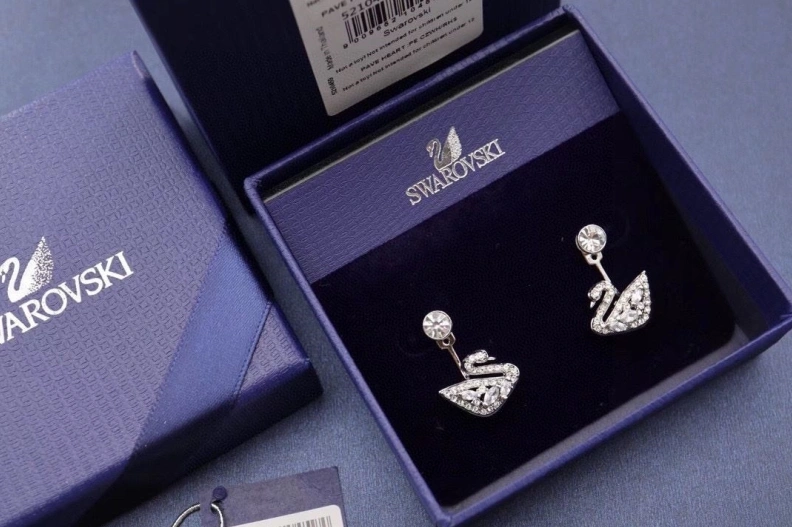 Swxrxvski Earrings Classic 314998