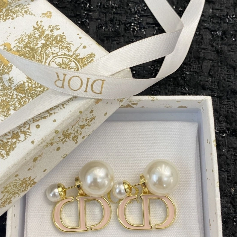 Sophisticated Christian Dxxr Earrings 294472