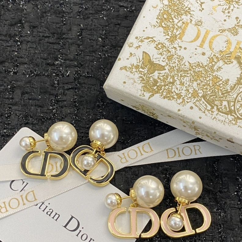Sophisticated Christian Dxxr Earrings 294472