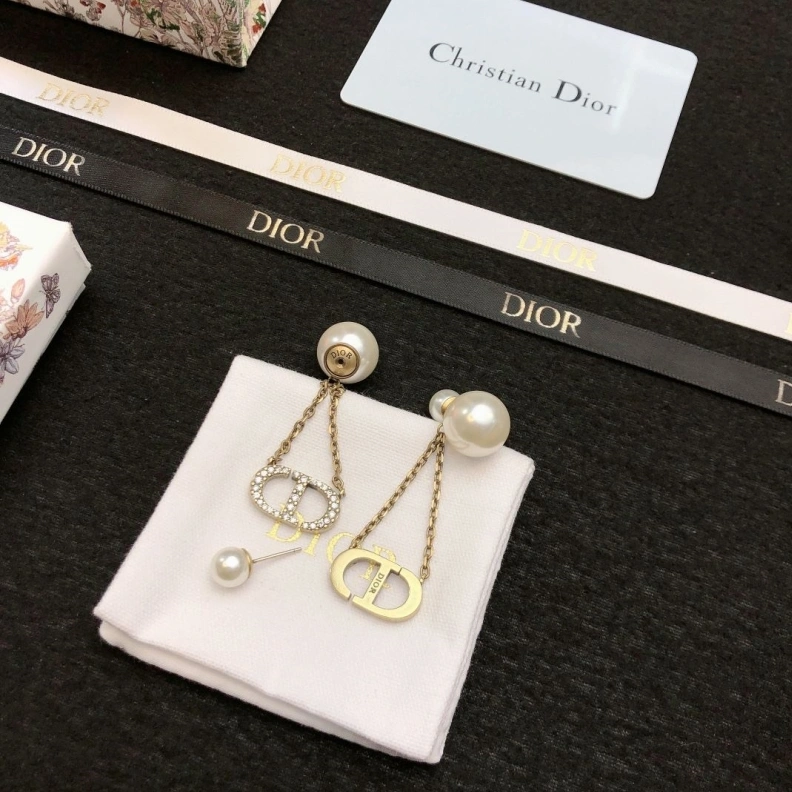 Christian Dxxr Earrings Trendsetting 294451