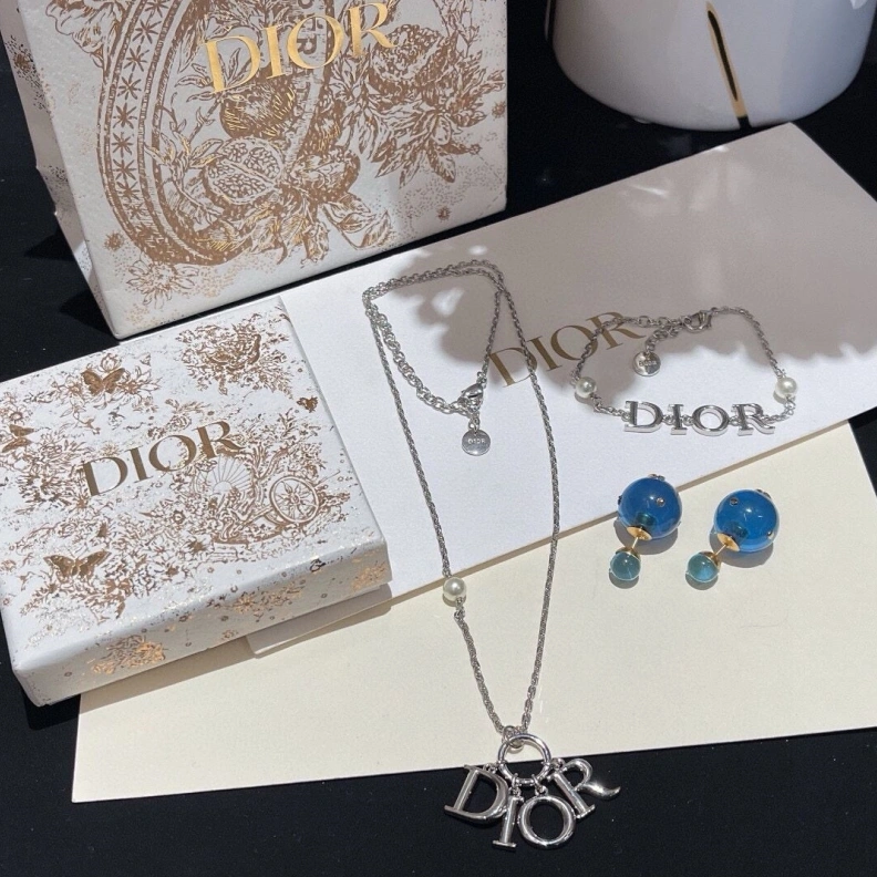 Sophisticated Christian Dxxr Necklaces 294353