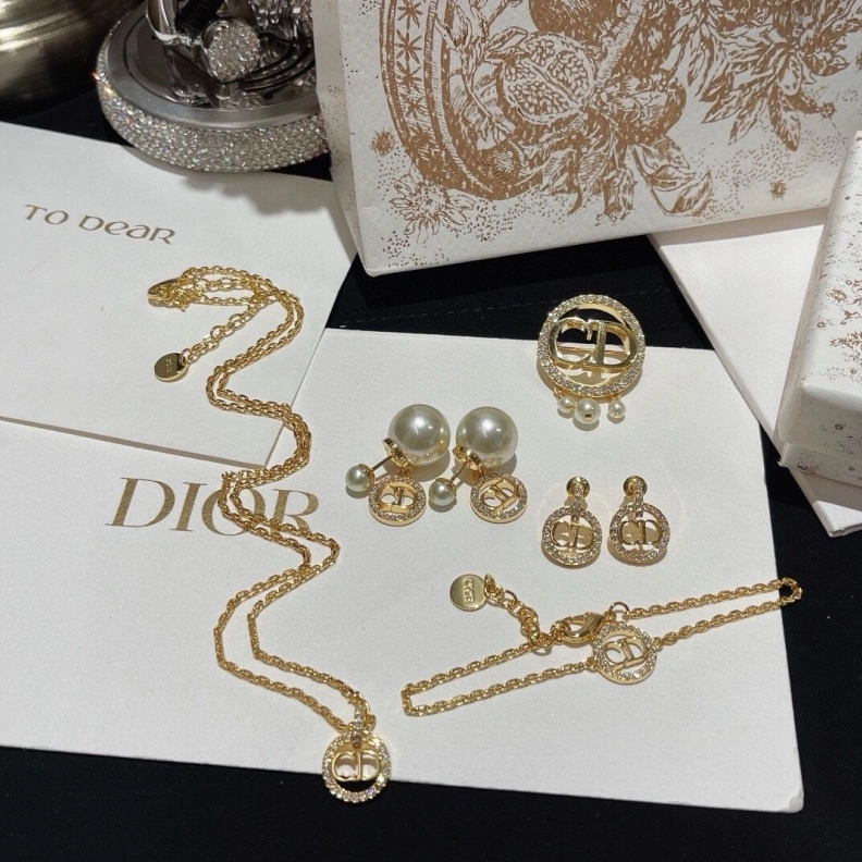 Christian Dxxr Necklaces Classic 294352
