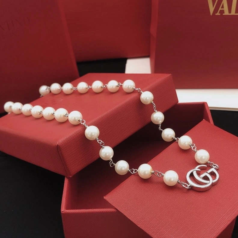 EyeCatching Gxccx Necklaces 303033