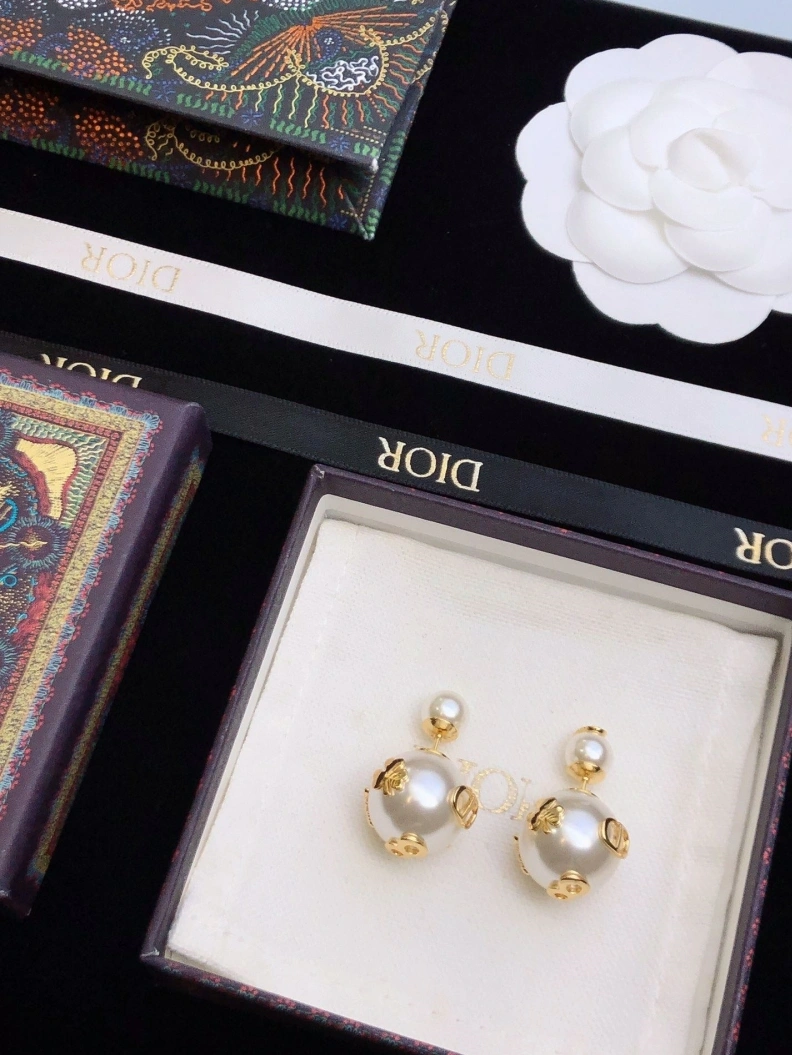 Refined Christian Dxxr Earrings 294448