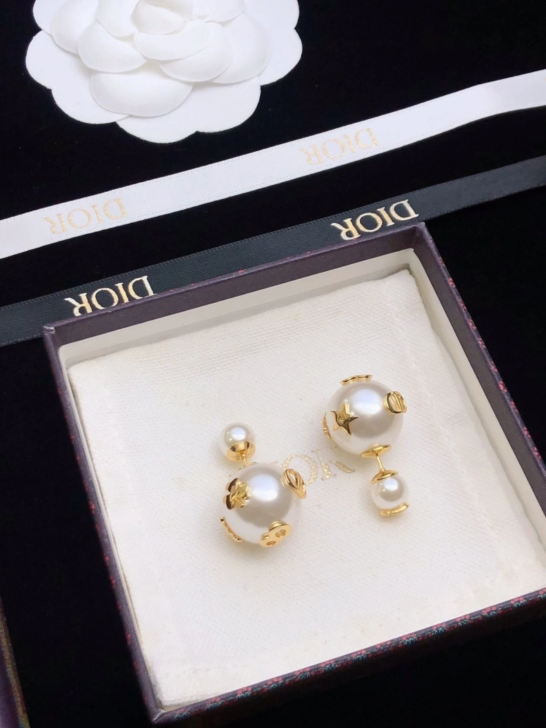 Refined Christian Dxxr Earrings 294448