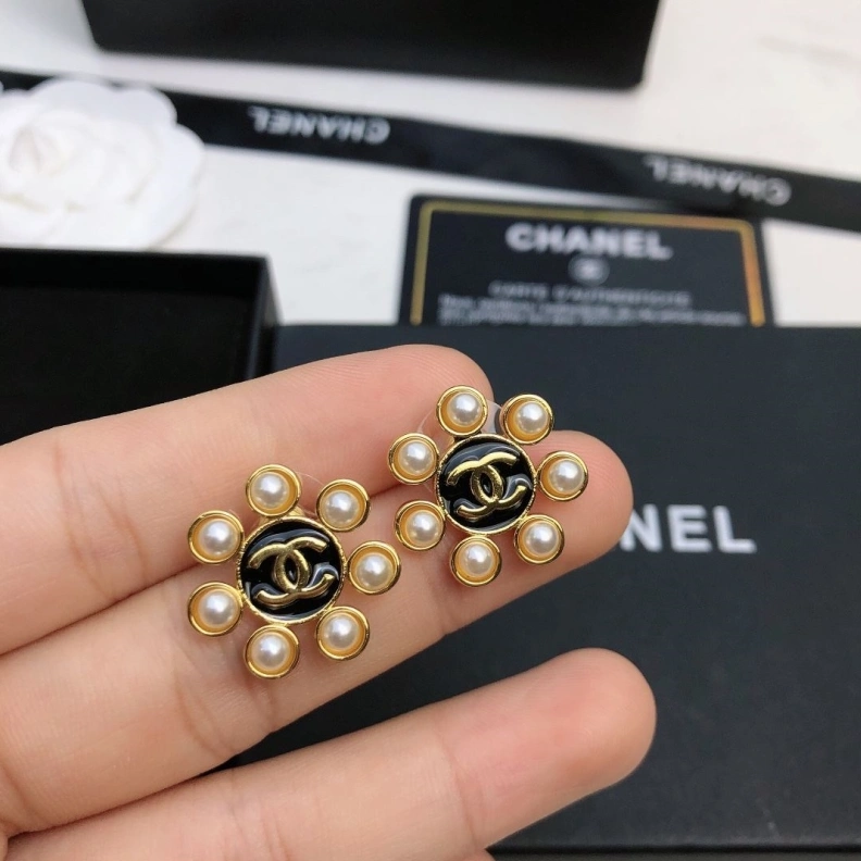 Comfortable Chxnxl Earrings 287095