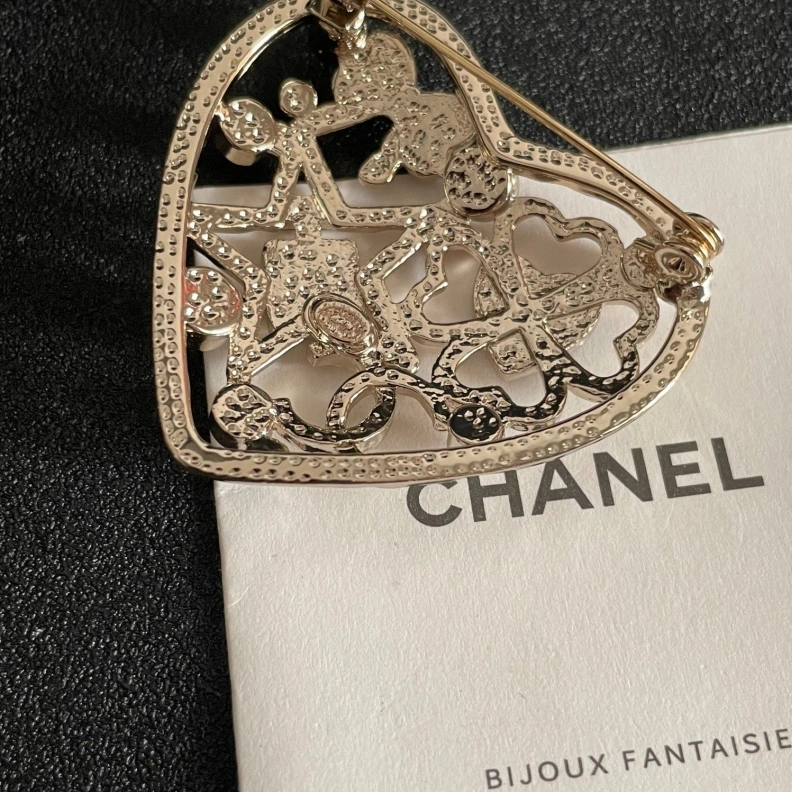 Affordable Chxnxl Brooches 287751