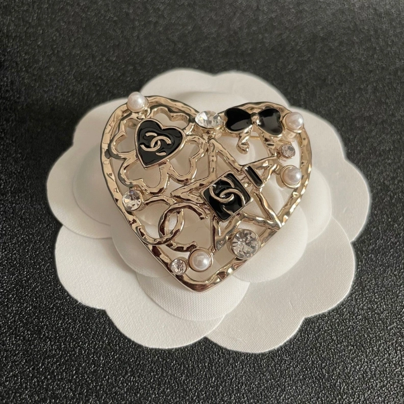 Affordable Chxnxl Brooches 287751
