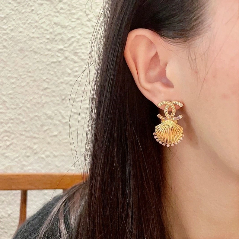 Breathable Chxnxl Earrings 287094