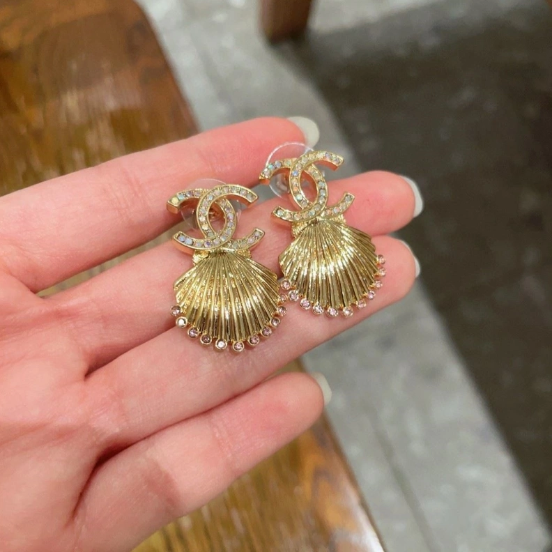 Breathable Chxnxl Earrings 287094