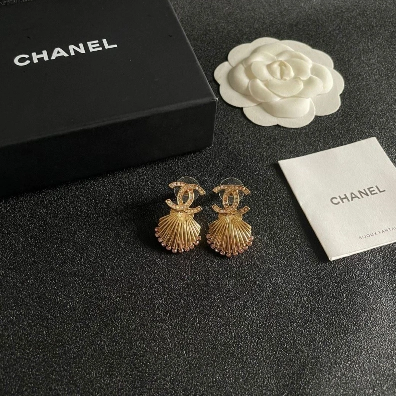 Breathable Chxnxl Earrings 287094