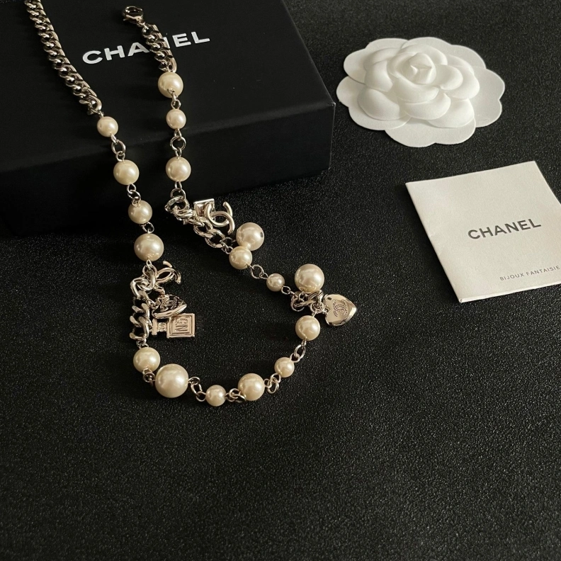 Comfortable Chxnxl Necklaces 286622