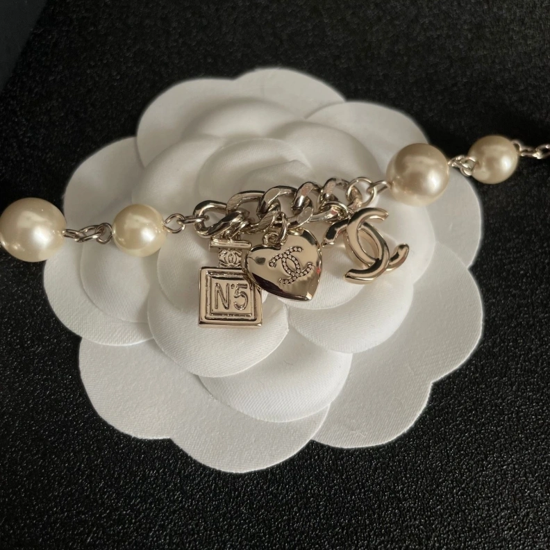 Comfortable Chxnxl Necklaces 286622