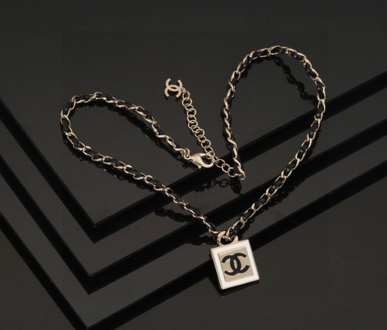 Bold Chxnxl Necklaces 286624
