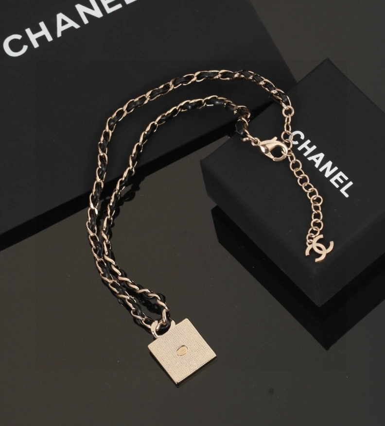 Bold Chxnxl Necklaces 286624