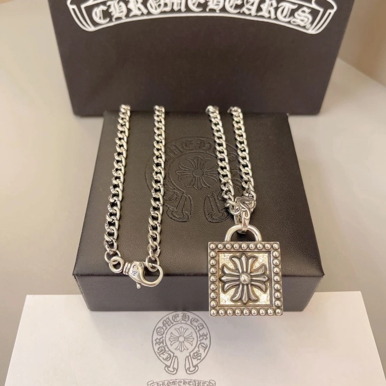 Resilient Chrxmx Hxxrts Necklaces 297688