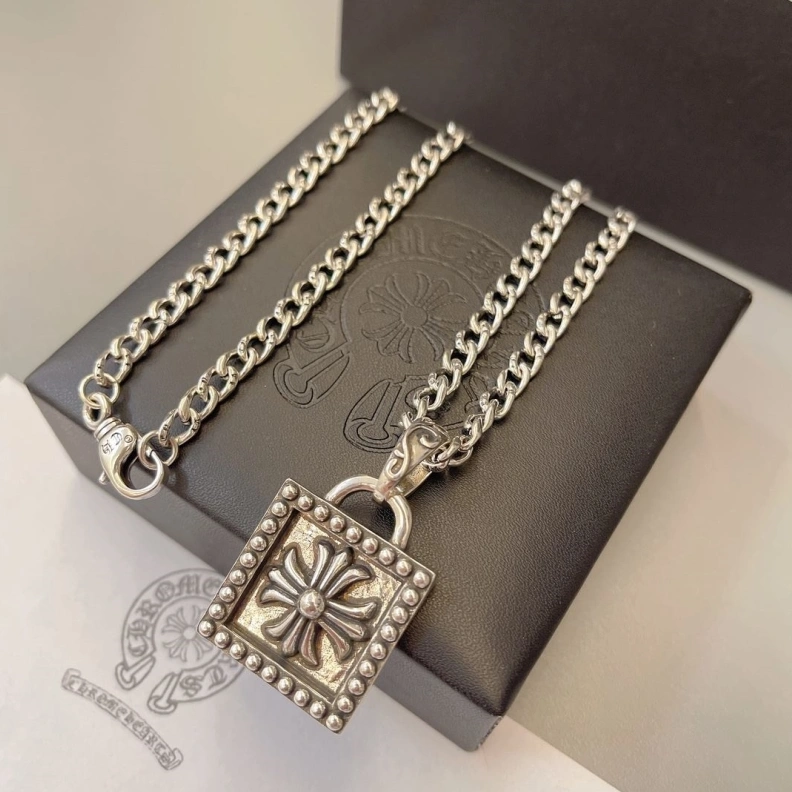 Resilient Chrxmx Hxxrts Necklaces 297688