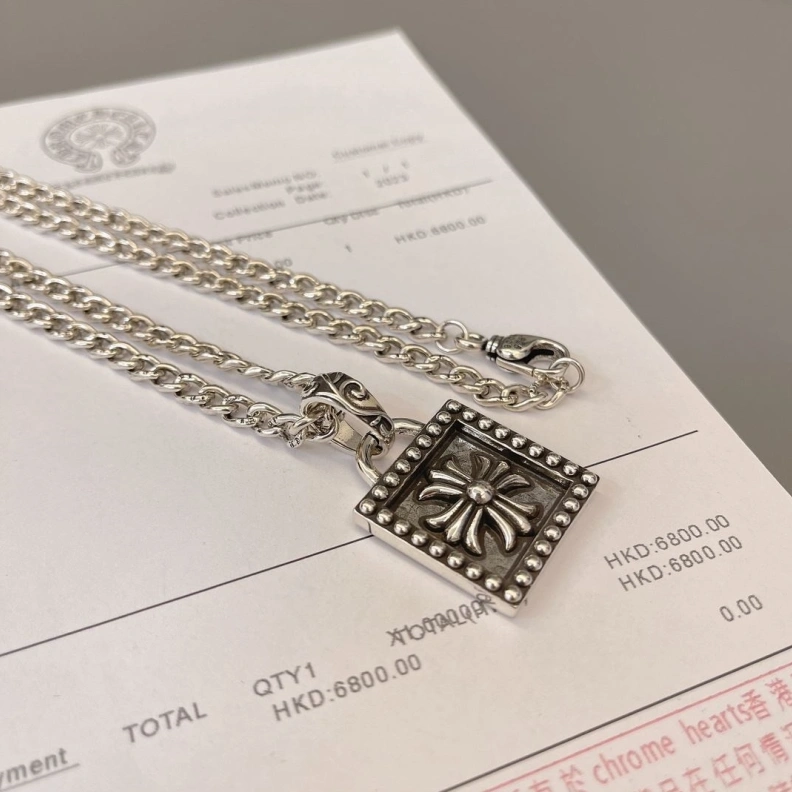 Resilient Chrxmx Hxxrts Necklaces 297688