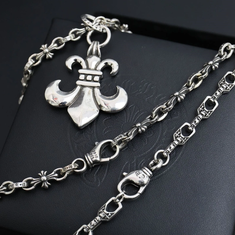 Refined Chrxmx Hxxrts Necklaces 297680