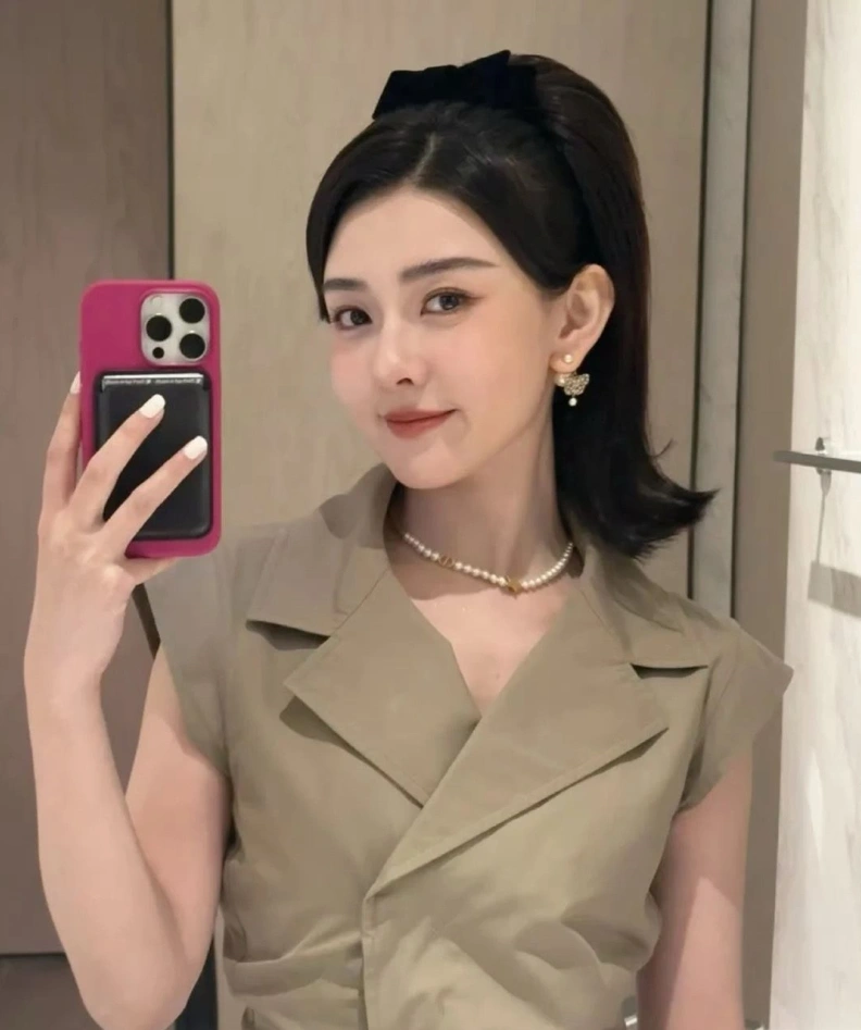 Flexible Christian Dxxr Necklaces 294346