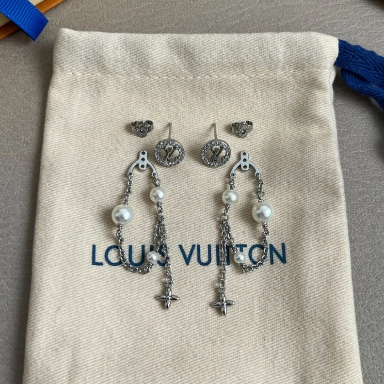 LX Earrings Practical 309402