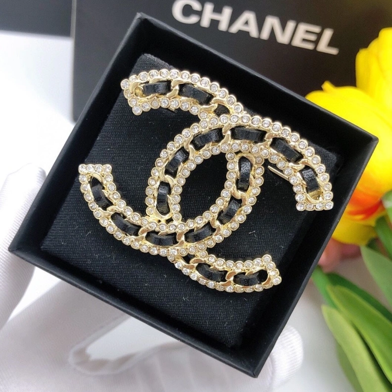 Compact Chxnxl Brooches 287741
