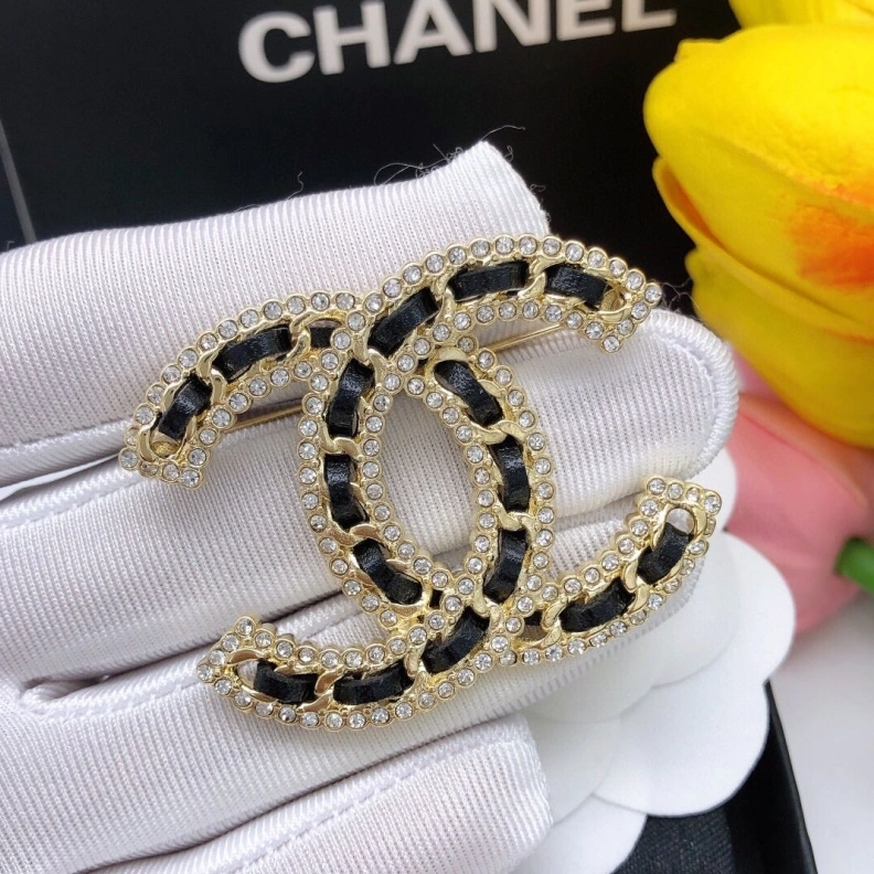 Compact Chxnxl Brooches 287741