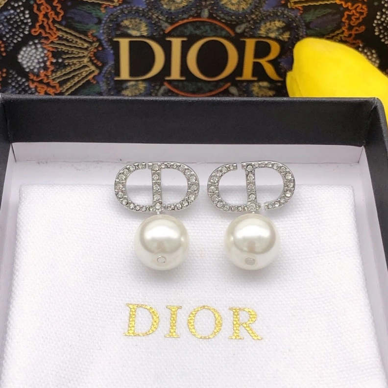 HighQuality Christian Dxxr Earrings 294430