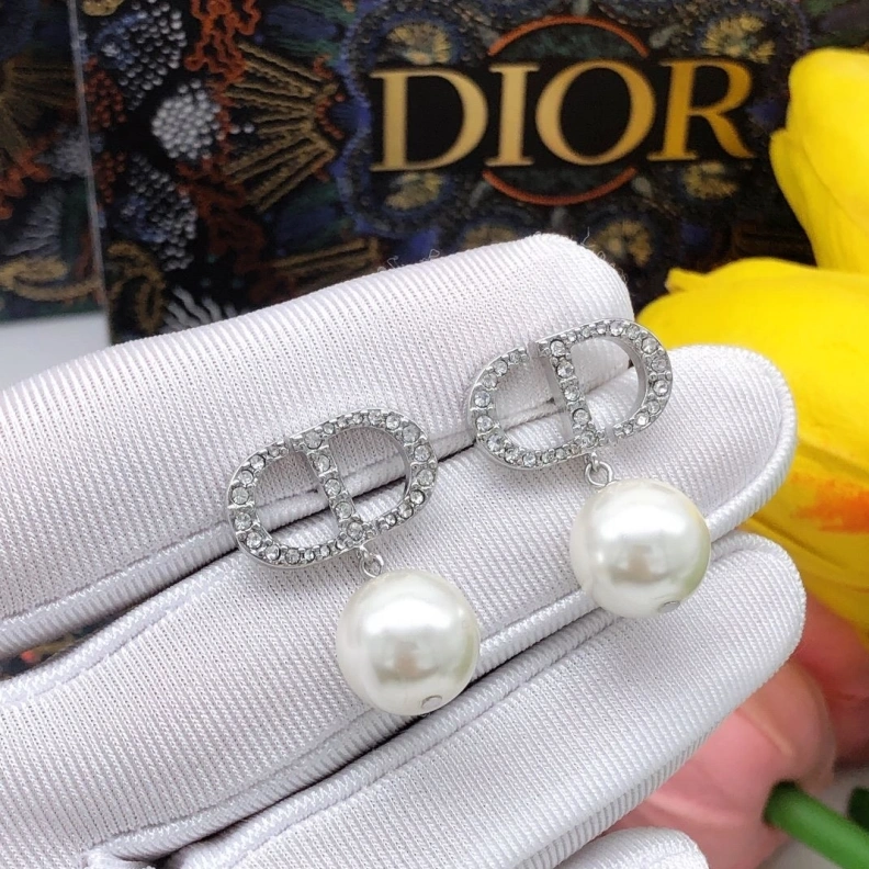 HighQuality Christian Dxxr Earrings 294430
