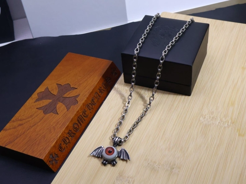 Classic Chrxmx Hxxrts Necklaces 297662