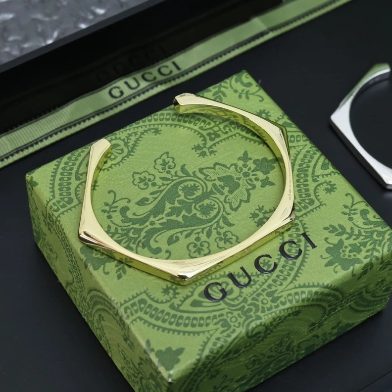 Classic Gxccx Bracelets 303245