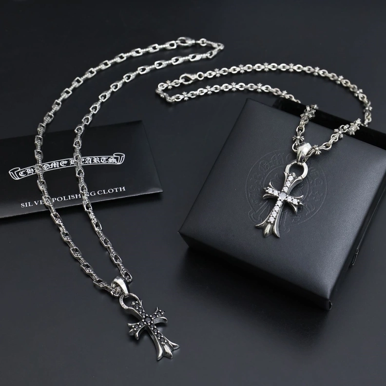 GoAnywhere Chrxmx Hxxrts Necklaces 297652