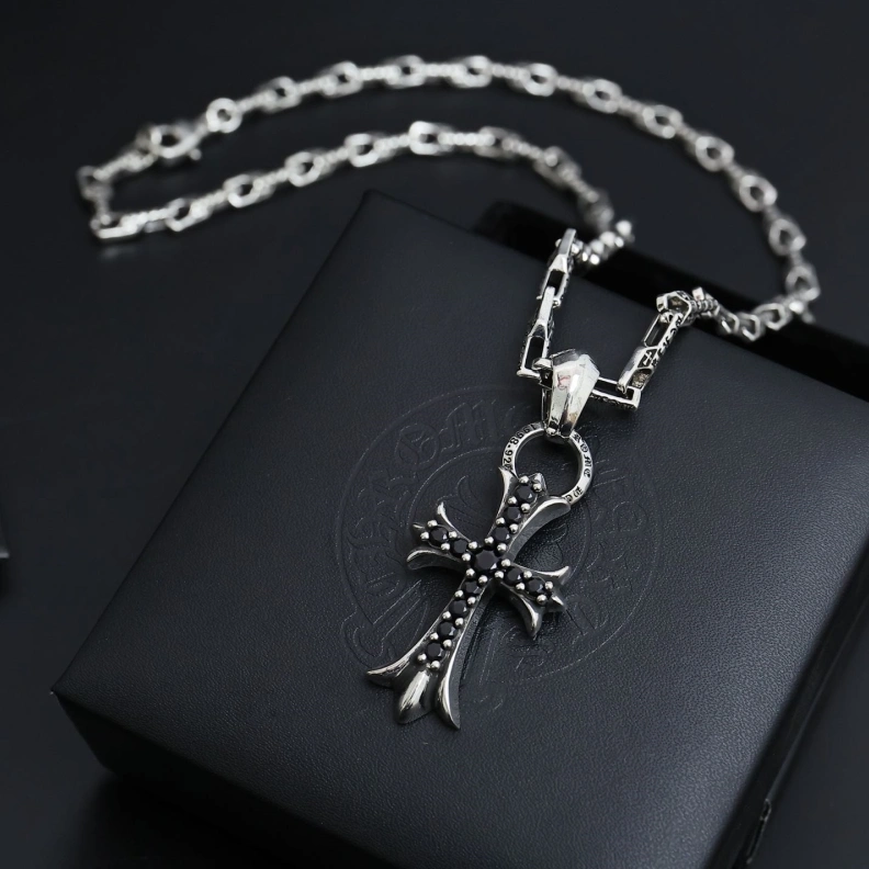 GoAnywhere Chrxmx Hxxrts Necklaces 297652