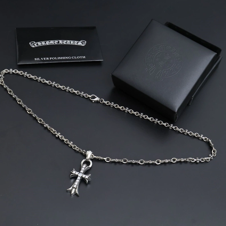 GoAnywhere Chrxmx Hxxrts Necklaces 297652