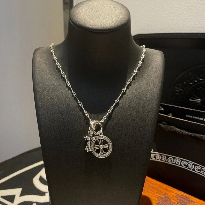 UrbanStyle Chrxmx Hxxrts Necklaces 297646